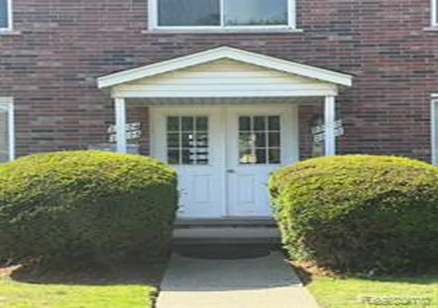 Homes for sale in Saint Clair Shores, MI | 22204 E 11 Mile Rd, Saint Clair Shores, MI 48081 | MLS# 61009797