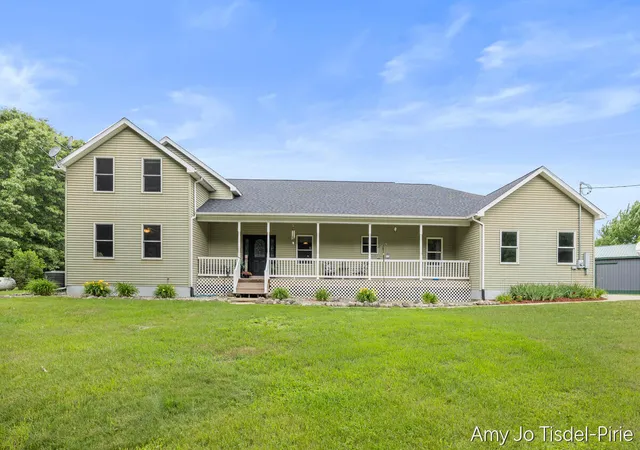 Homes for sale in Laingsburg, MI | 5824 W Grand River Rd, Laingsburg, MI 48848 | MLS# 70542744