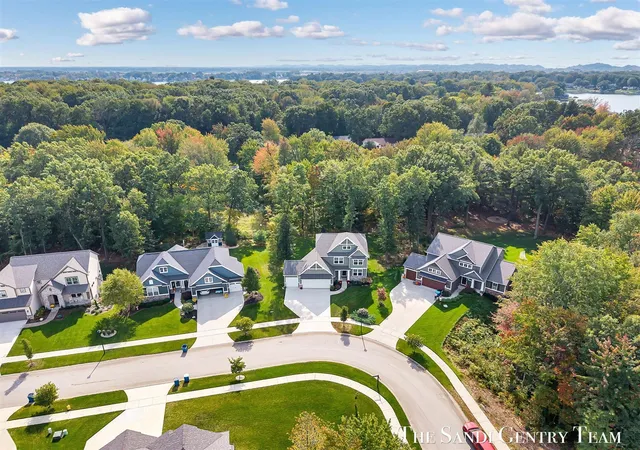 5th image of 16682 Spring Tree Dr, Spring Lake, MI 49456 | MLS# 70498176