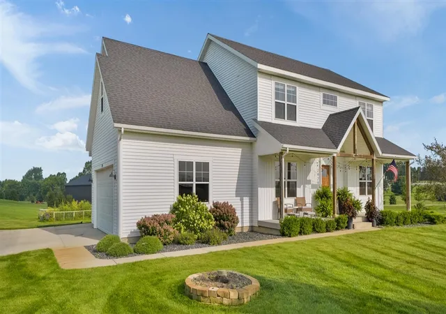 2nd image of 2429 16th Ave, Hudsonville, MI 49426 | MLS# 70553864