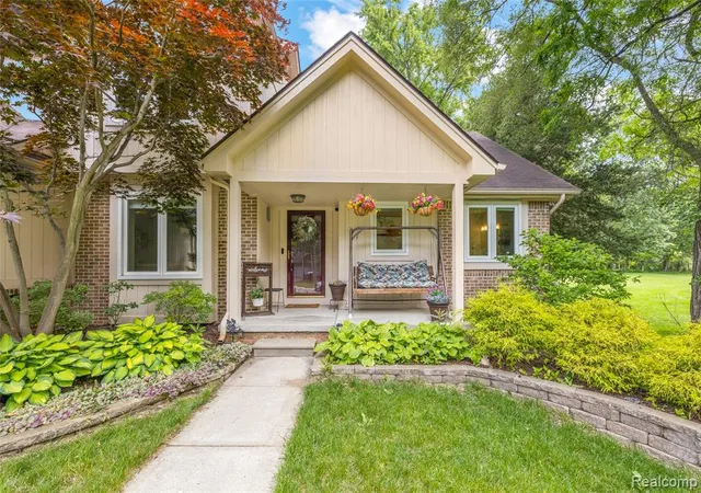 Photo 2 of Single Family Residence at 1830 Megans Meadow Dr, Commerce Township, MI 48390 | MLS# 61005100 | | Sold on 2026-08-05