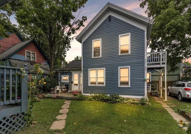 Homes for sale in Kalamazoo, MI | 809 807 W Cedar St, Kalamazoo, MI 49007 | MLS# 70530058