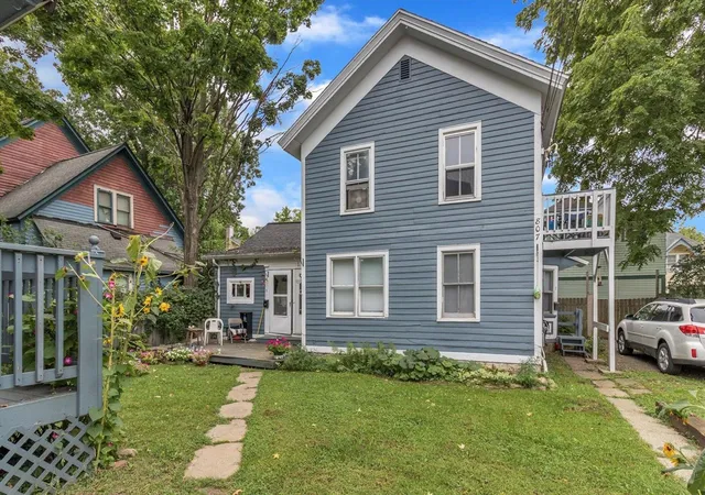 3rd image of 809-807 W Cedar St, Kalamazoo, MI 49007 | MLS# 70530058