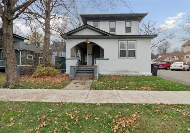 4th image of 809-807 W Cedar St, Kalamazoo, MI 49007 | MLS# 70530058