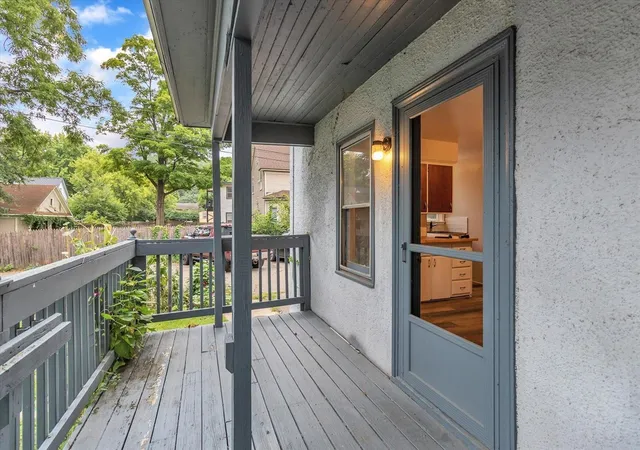 5th image of 809-807 W Cedar St, Kalamazoo, MI 49007 | MLS# 70530058