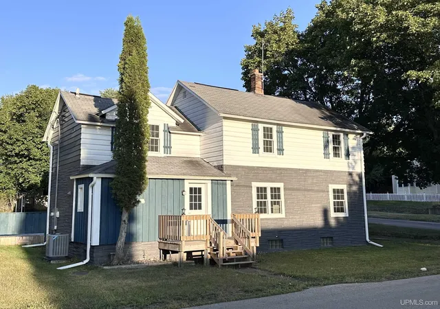1st image of 500 E B St, Iron Mountain, MI 49801 | MLS# 50219536