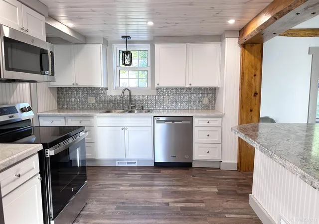 5th image of 500 E B St, Iron Mountain, MI 49801 | MLS# 50219536