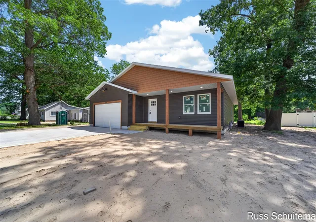 3rd image of 170 N 6Th Ave, Fruitport, MI 49415 | MLS# 70532976