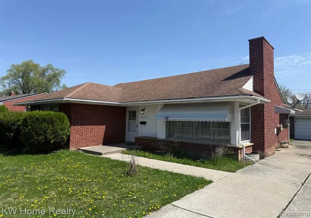 2nd image of 29316 Southgate Dr, Southfield, MI 48076 1779 | MLS# 60988397