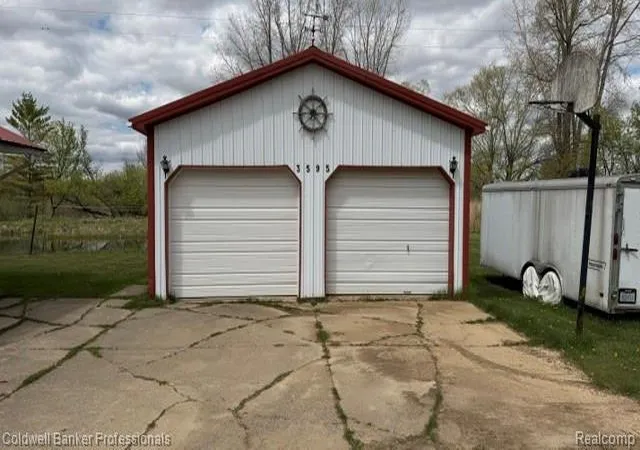 3rd image of 3595 Hutchinson Rd, North Branch, MI 48461 | MLS# 60991053