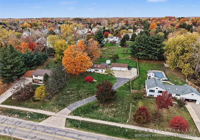 Photo 1 of Single family home for sale at 2875 Richmond St, Grand Rapids, MI 49504 | MLS# 70566779 | Listing updated on 2026-10-30