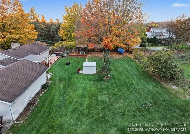 Photo 3 of Single family home for sale at 2875 Richmond St, Grand Rapids, MI 49504 | MLS# 70566779 | Listing updated on 2026-10-30