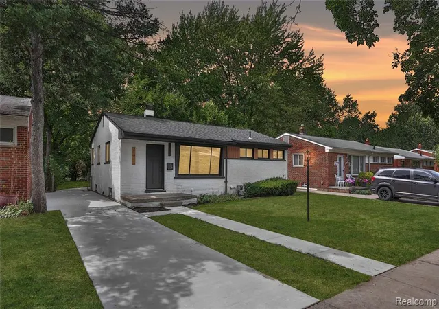Photo 2 of Single family home for sale at 21911 Whitmore St, Oak Park, MI 48237 | MLS# 61023190 | Listing updated on 2026-09-06