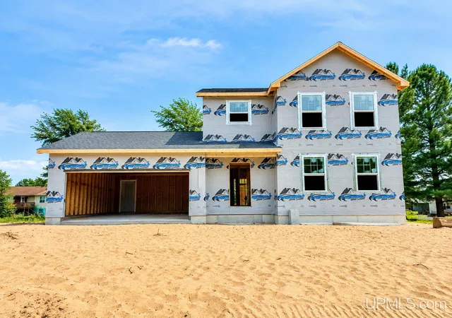 Single family home for sale at 521 S 32nd Street, Escanaba, MI 49829 | MLS# 50218342