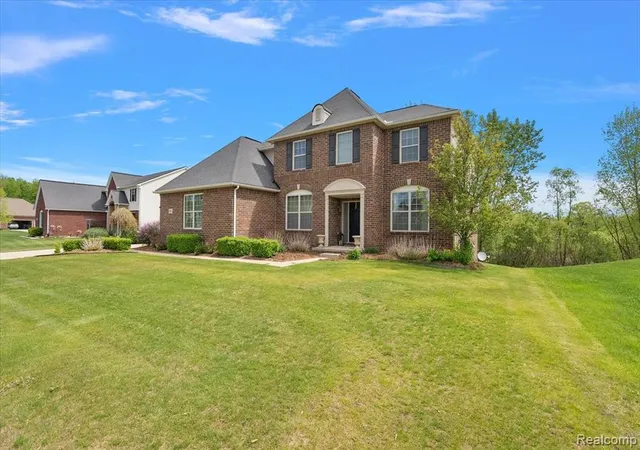 Photo 5 of Single Family Residence at 695 Dennison Ct, Oakland, MI 48363 | MLS# 60995655 |  | Sold on 2026-07-01