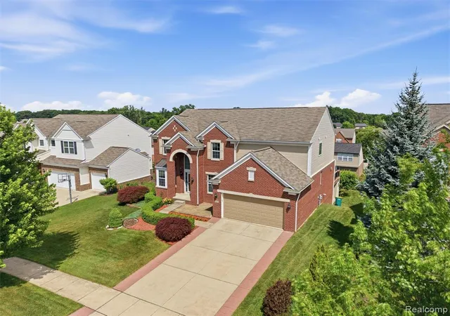 Photo 4 of Single family home for sale at 4853 Catalina Dr, Lake Orion, MI 48359 2434 | MLS# 61010618 | Listing updated on 2026-09-27