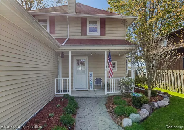 Homes for sale in Algonac, MI | 2230 Elm St, Algonac, MI 48001 | MLS# 60990578