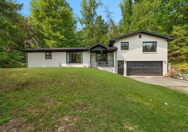 Photo 3 of Single family home for sale at 4801 Lake St, Bridgman, MI 49106 | MLS# 70552883 | Listing updated on 2026-09-29