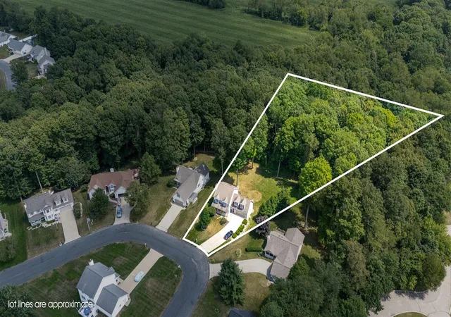 2nd image of 2600 Orange Meadow Ln, Kalamazoo, MI 49004 | MLS# 70550840