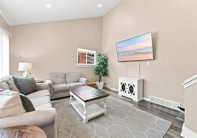 Photo 4 of Single family home for sale at 31040 Stephen Ave, Westland, MI 48185 | MLS# 70551720 | Listing updated on 2026-08-24