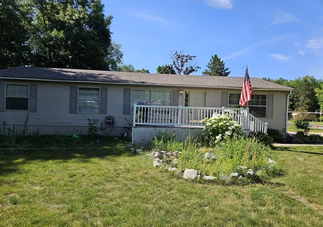 Homes for sale in Sparta, MI | 9294 Whispering Pines Ave, Sparta, MI 49345 | MLS# 70543335