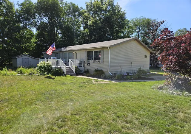 Homes for sale in Sparta, MI | 9294 Whispering Pines Ave, Sparta, MI 49345 | MLS# 70543335