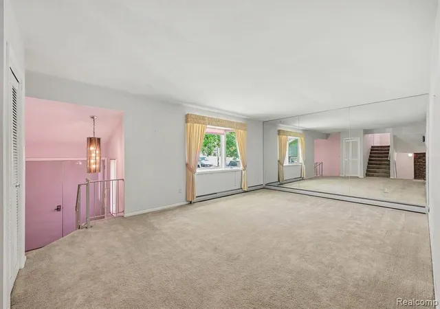3rd image of 1457 W Avon Rd, Rochester Hills, MI 48309 3044 | MLS# 61002998