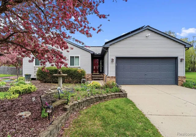 Photo 4 of Single family home for sale at 4713 Desert Brg Ct, Highland, MI 48356 | MLS# 61021731 | Listing updated on 2026-08-19