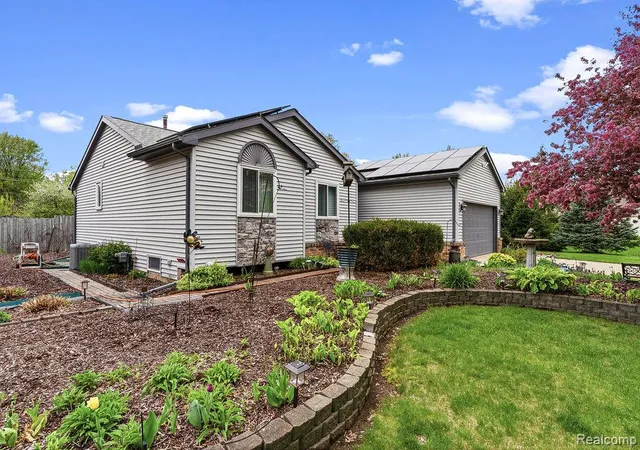 Photo 5 of Single family home for sale at 4713 Desert Brg Ct, Highland, MI 48356 | MLS# 61021731 | Listing updated on 2026-08-19