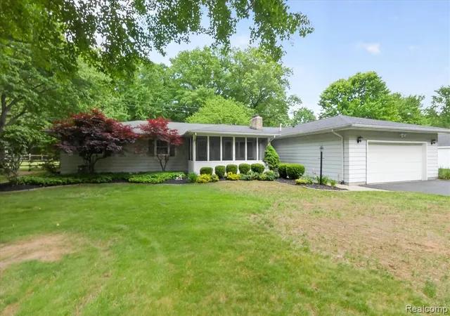 Homes for sale in Dundee, MI | 2083 Wells Rd, Dundee, MI 48131 | MLS# 60998670