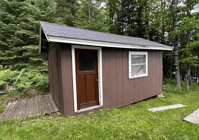 Homes for sale in Marenisco, MI | 13797 Stateline Lake Rd, Marenisco, MI 49947 | MLS# 50214518