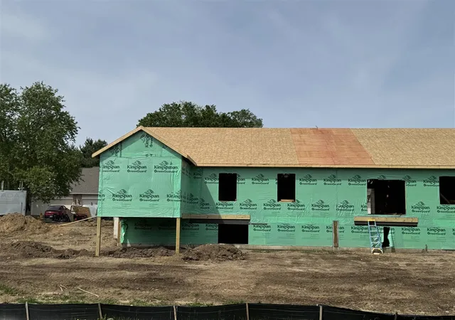 Homes for sale in Kalamazoo, MI | 329 Round Hill Rd, Kalamazoo, MI 49009 | MLS# 70535489