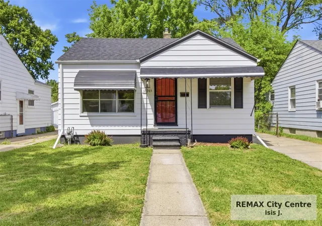 Homes for sale in Harper Woods, MI | 18985 Woodland St, Harper Woods, MI 48225 | MLS# 70537657