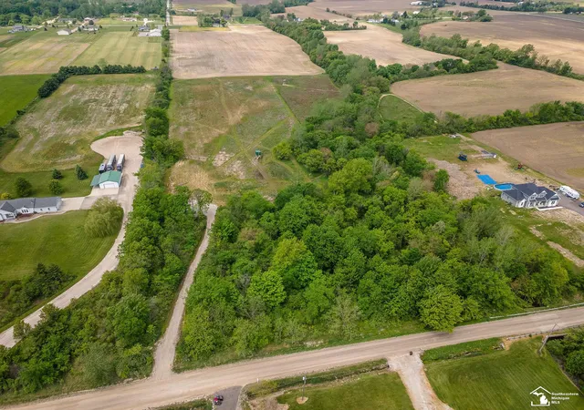 3rd image of 13635 Exeter Rd, Carleton, MI 48117 | MLS# 50208153