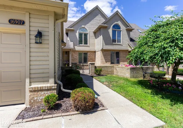 Photo 2 of Sale Pending at 16907 Driftwood Dr #95; 39, Macomb, MI 48042 | MLS# 50216106 | Listing updated on 2026-08-24