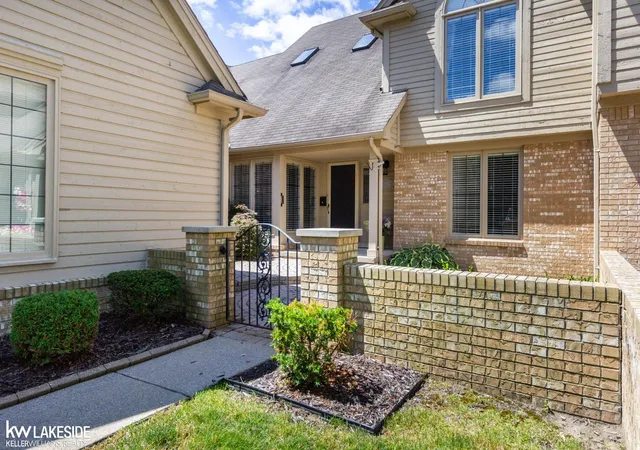 Photo 4 of Sale Pending at 16907 Driftwood Dr #95; 39, Macomb, MI 48042 | MLS# 50216106 | Listing updated on 2026-08-24