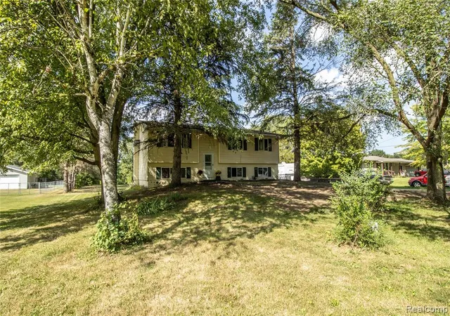 2nd image of 10340 Farrand Rd, Montrose, MI 48457 9733 | MLS# 61023599