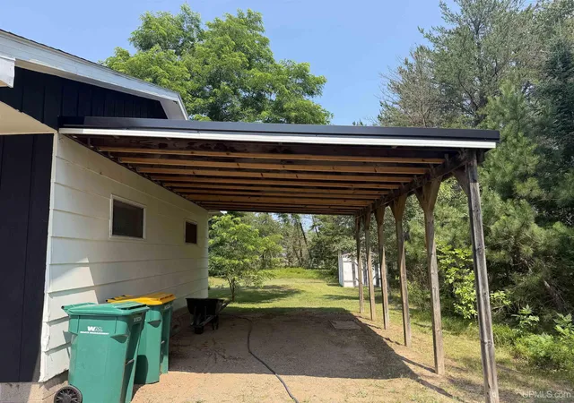 37th image of 133 Riverland Dr, Marquette, MI 49855 | MLS# 50217230