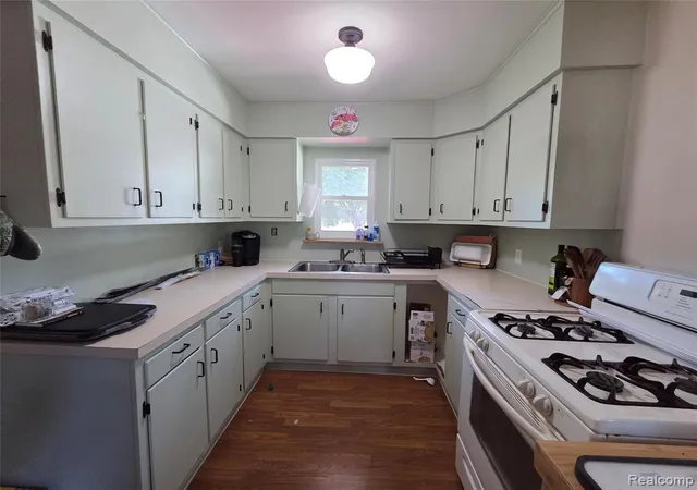 Photo 4 of Sale Pending at 6056 Dort Hwy, Grand Blanc, MI 48439 8100 | MLS# 61014606 | Listing updated on 2026-09-04