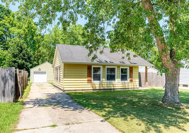 Homes for sale in Grandville, MI | 3311 31st St, Grandville, MI 49418 | MLS# 70544035