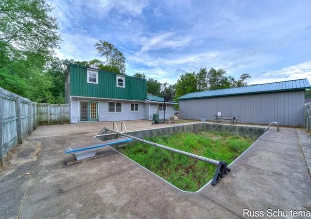 Homes for sale in Twin Lake, MI | 1880 E Michillinda Rd, Twin Lake, MI 49457 | MLS# 70523065