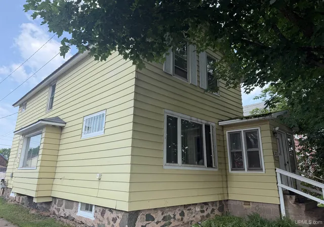 Photo 1 of Single family home for sale at 322 S 4th Street, Ishpeming, MI 49849 | MLS# 50216348 | Listing updated on 2026-08-21