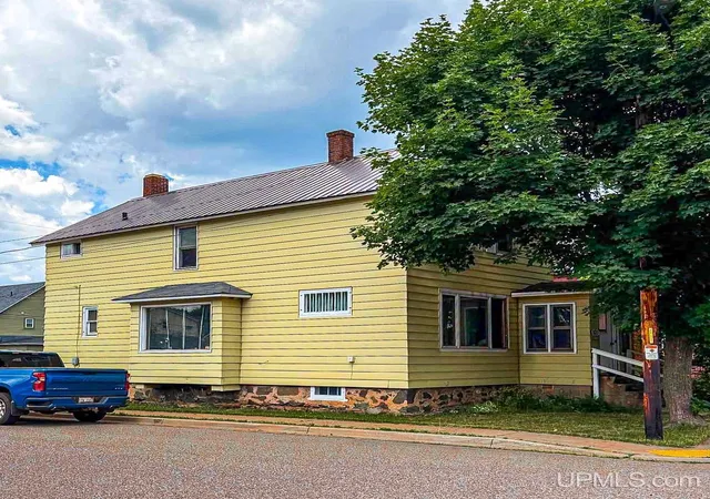 Photo 2 of Single family home for sale at 322 S 4th Street, Ishpeming, MI 49849 | MLS# 50216348 | Listing updated on 2026-08-21