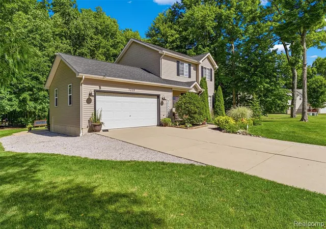 Homes for sale in Flint, MI | 7223 Windbury Ln, Flint, MI 48507 | MLS# 61006009