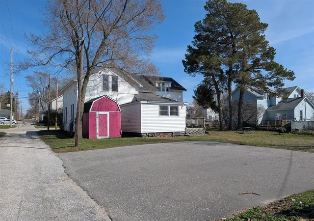 Homes for sale in Ludington, MI | 208 S Washington Ave, Ludington, MI 49431 | MLS# 70526158
