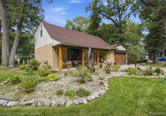 Photo 4 of Single family home for sale at 15761 Loveland St, Livonia, MI 48154 | MLS# 61023092 | Listing updated on 2026-08-29