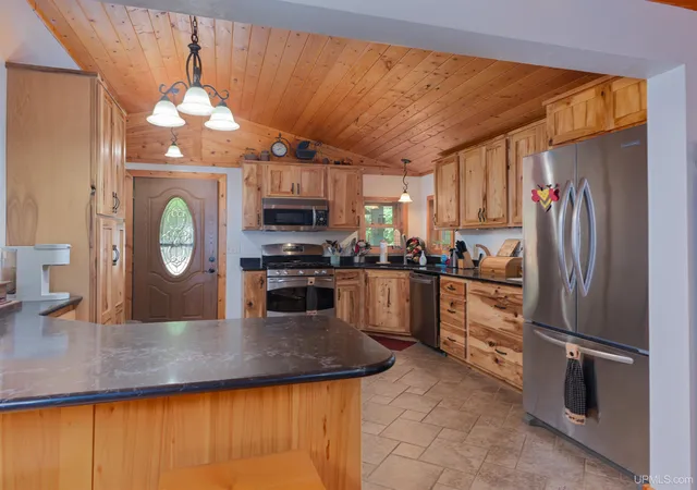 Photo 3 of Single family home for sale at 3420 N 16 Mile Lake Rd, Munising, MI 49862 | MLS# 50219803 | Listing updated on 2026-08-28