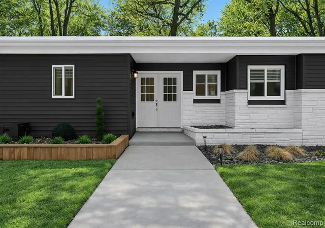 1st image of 2566 Harrington Rd, Rochester Hills, MI 48307 | MLS# 61008923