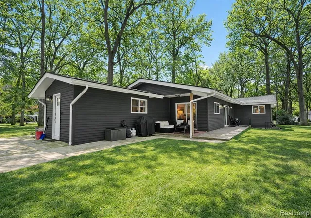 65th image of 2566 Harrington Rd, Rochester Hills, MI 48307 | MLS# 61008923