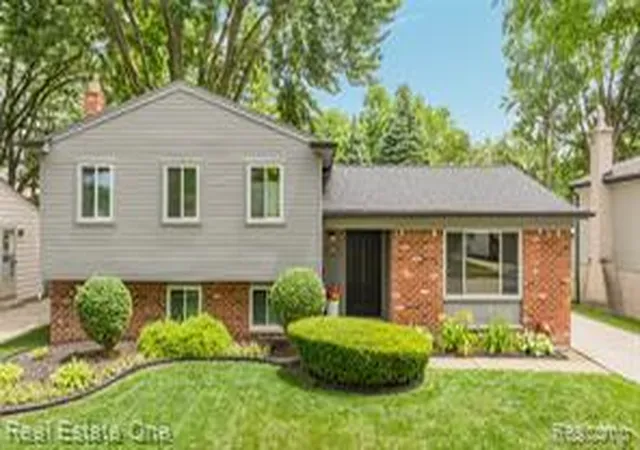Homes for sale in Sterling Heights, MI | 42118 Villanova Dr, Sterling Heights, MI 48313 | MLS# 61008903